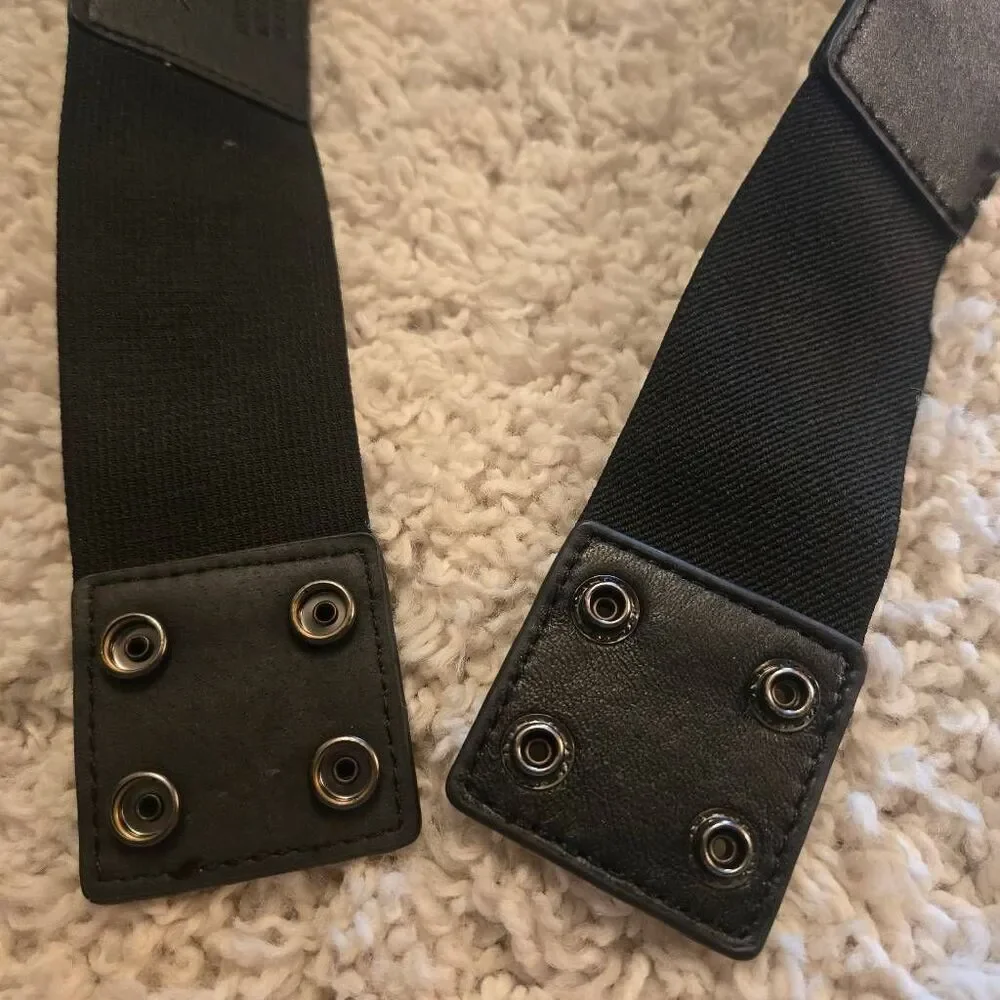 White House Black Market Black Leather Stretch Belt Flower Accent XS